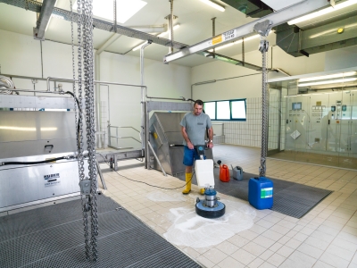 Profesjonalne sprzątanie zakładów produkcyjnych – zadbaj o czystość i bezpieczeństwo! Profesjonalne sprzątanie zakładów produkcyjnych – zadbaj o czystość i bezpieczeństwo!