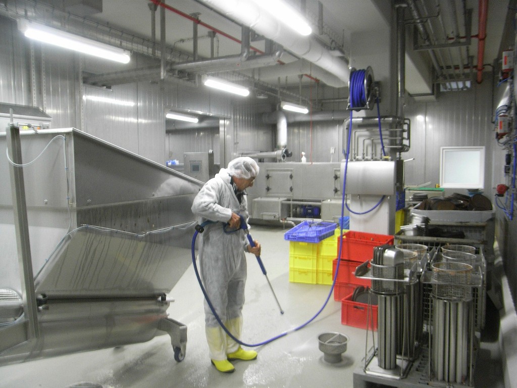 Sprzątanie_zakładów_produkcyjnych_EKOBRIS_-firma_sprzątająca_-_Sprzątanie_fabryk.jpg