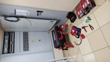 Usługi profesjonalnego elektryka z uprawnieniami i doświadczeniem. Usługi profesjonalnego elektryka z uprawnieniami i doświadczeniem.