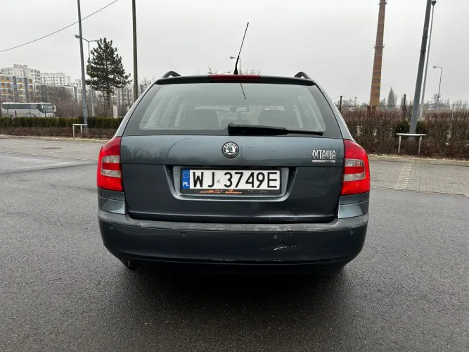 skoda-octavia-2005-16-mpi-gaz-148262-samochody-osobowe.webp