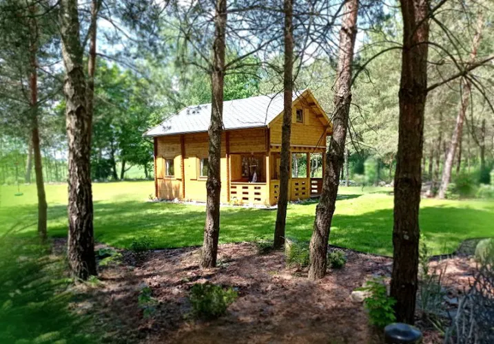 domek-letniskowy-umeblowany-mazury-prazmowo-z-dostepem-do-jeziora-149699-sprzedam.webp